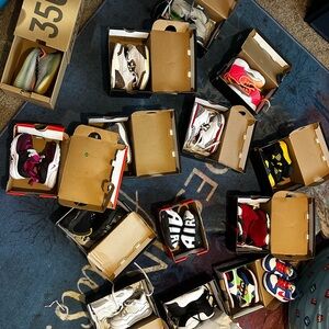 Message me tell me which ones u want to buy I’ll post them den .